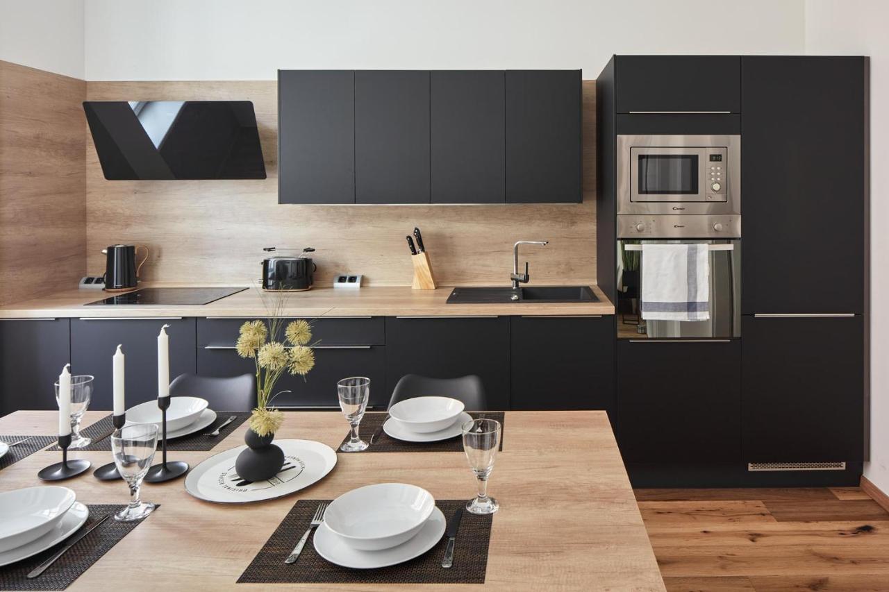 Days - Stylish - Workspace * Praga